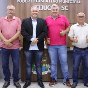 Câmara dos Vereadores de Tijucas elege novo presidente e mesa diretora para 2022