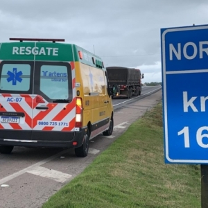 Veículo atropela idoso e foge; vítima ficou gravemente ferida