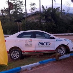 Servidor sofre acidente com carro de município durante a madrugada