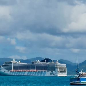 Primeiro transatlântico da temporada chega na região com quase cinco mil turistas