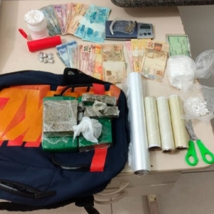 Mulheres são flagradas traficando drogas no Sem Terra; uma delas é adolescente