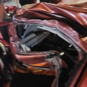 Colisão entre dois caminhões e um carro registra cinco vítimas 