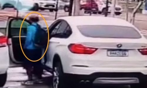 VÍDEO: Homem furta chave de veículo no interior de loja