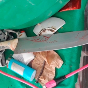 Homem é brutalmente esfaqueado dentro da própria casa; autor foi preso