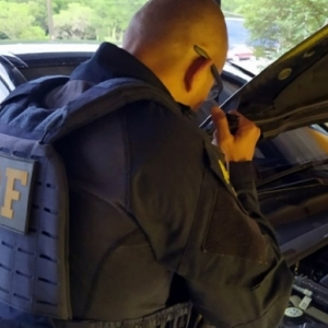 Carro de luxo levado em assalto é recuperado na Região