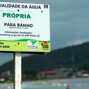 Cidades da região têm 16 pontos em praias impróprios para banho; veja a lista