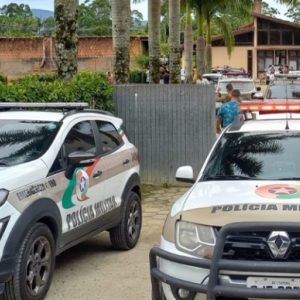 Festa regada a drogas e som alto é encerrada pela polícia em estrada do interior