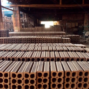 Sindicato pede aumento de 12% no salário dos trabalhadores de cerâmicas