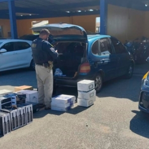 Casal é detido com diversas garrafas de vinho argentino sem documentação