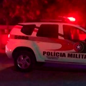 Ameaçada pelo marido, mulher simula pedido de pizza para chamar a Polícia