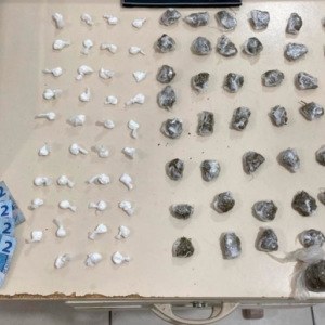 Três homens são presos com grande quantidade de maconha e  cocaína