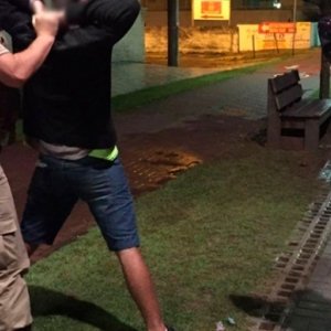 Grupo tem festinha interrompida pela Polícia e aparelho de som recolhido