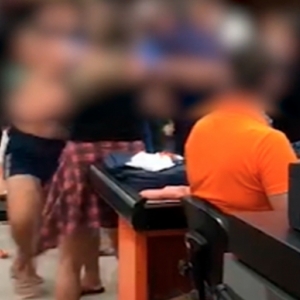VÍDEO: confusão entre três mulheres dentro de mercado termina com socos e chutes