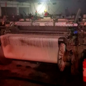 Incêndio atinge empresa de tecelagem e mobiliza equipes de socorro