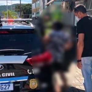 Mãe que deixava irmão abusar sexualmente de suas crianças é finalmente capturada