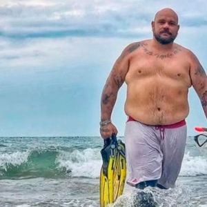 TRISTEZA: trabalhador preso embaixo de barco morre após resgate