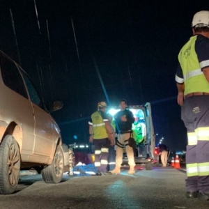Homem fica em estado gravíssimo após ser atropelado na BR-101, em Tijucas