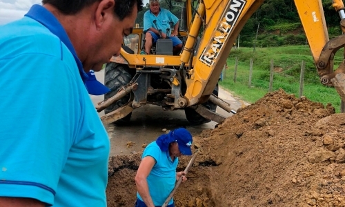 AGORA: rompimento de adutora pode deixar bairros de Tijucas sem água