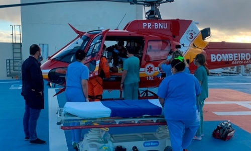 Em estado grave, homem é socorrido após sofrer afogamento em piscina