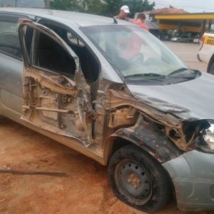 Com sinais claros de embriaguez, motorista colide contra caminhão na SC-410