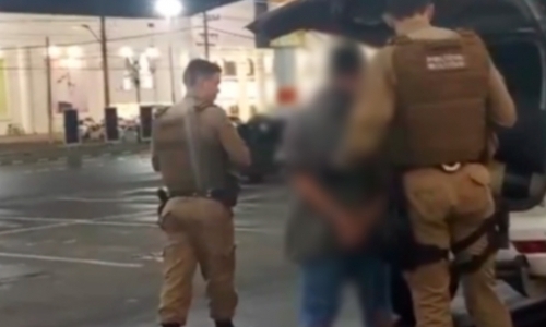 Homem é preso após tentar furtar garrafa de whisky em mercado