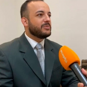 Penas de fotógrafo acusado de crimes sexuais podem variar; advogado explica