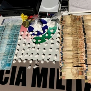 Traficante é preso com cocaína e grande quantidade de dinheiro após perseguição