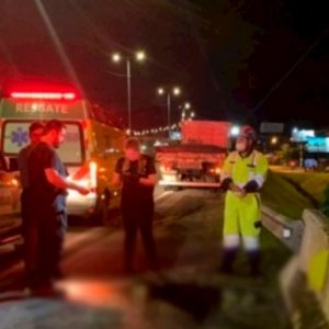 BR-101: homem é atropelado por caminhão em Itapema e morre no local