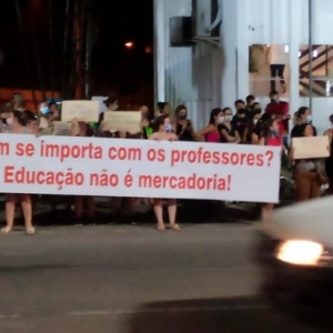 Ameaça de greve dos professores ganha corpo e sindicato busca apoio da classe