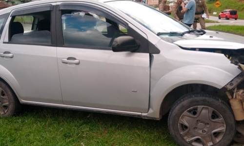 Páscoa com acidente: mulher fica ferida após colisão em rodovia