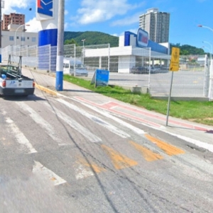 Com mandado de prisão ativo, motorista é preso em estacionamento