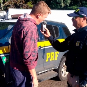 Vai viajar no feriado? PRF realiza Operação Tiradentes para prevenir acidentes