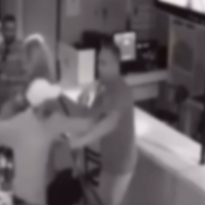 Amigos discutem por causa de corrida de Uber e situação acaba em agressão