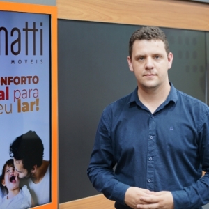 Em dois minutos você fica atualizado e #partiu fim de semana; assista ao Giro