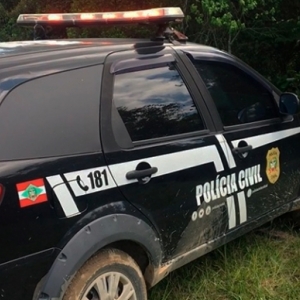 Mulher é encontrada morta em matagal com sangramento e parcialmente nua