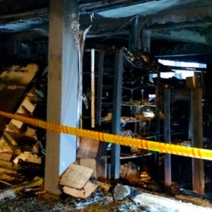 Incêndio deixa loja de materiais elétricos destruída em Itapema