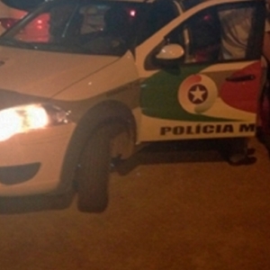 Bebê de 18 dias quase perde a vida e é salvo por policiais