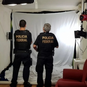Fotógrafo suspeito de assédio sexual contra adolescentes é preso pela Polícia Federal