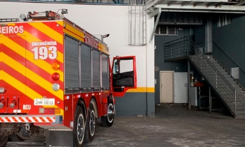 SUSTO: Bombeiros de Tijucas são acionados para incêndio em mercado