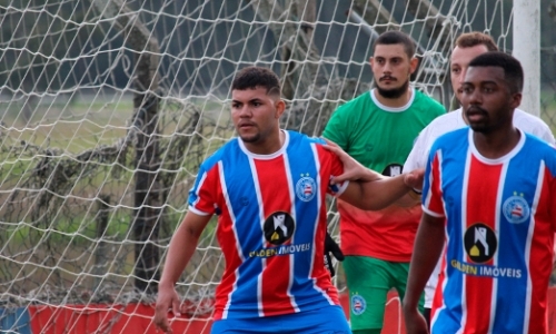 Bahia conquista mais uma vitória e entra na briga pelo acesso