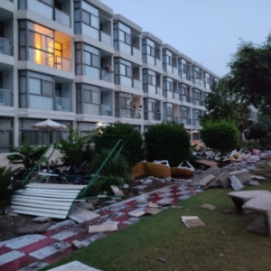 Água invade quartos de hotel que grupo de São João Batista está hospedado