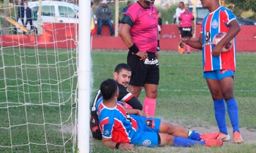 Em jogo duro, Bahia segura resultado e garante vaga na Série A