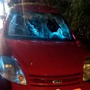 Motorista perde o controle da direção e capota na SC-108