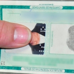 Em abordagem, menor apresenta RG alterado para policiais militares