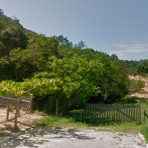 Moradores se assustam com disparos de arma de fogo e acionam a polícia; traficantes são presos