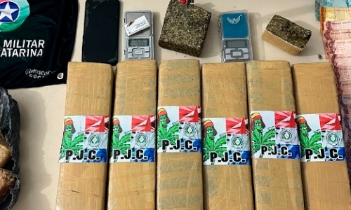 Drogas personalizadas são apreendidas e responsável por depósito é preso