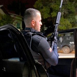 ASSISTA - Cobertura da Operação da Polícia Civil; mandados de busca e prisão são cumpridos