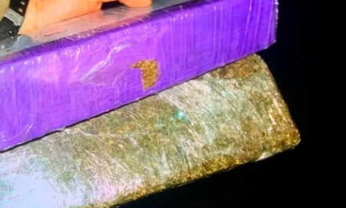 Flagrante de tráfico de drogas; homem é abordado com tabletes de maconha