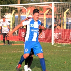 Cruzeiro aplica goleada e coloca uma mão na taça da Série B