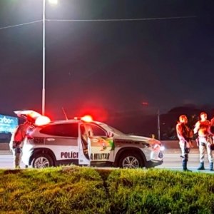 Motorista tentou fugir em alta velocidade pela BR-101 para fugir de abordagem de tráfico